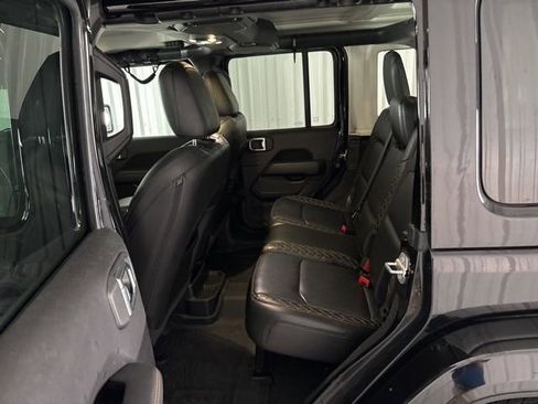 Used 2022 Jeep Wrangler Unlimited Sahara image 10