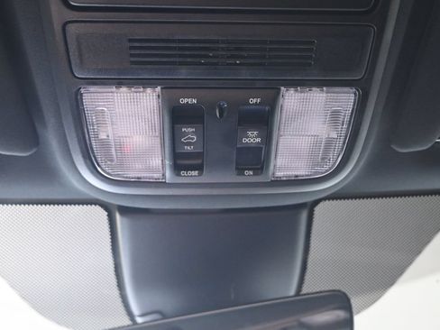 Used 2023 Honda Odyssey Sport image 35