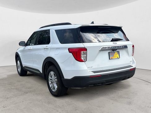 Used 2022 Ford Explorer XLT AWD/4WD image 5