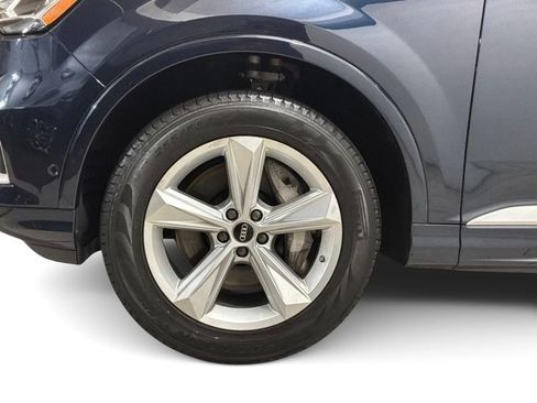 Used 2023 Audi Q7 2.0T Premium Plus w/ Premium Plus Package AWD/4WD image 13