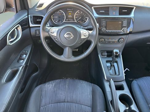 Used 2016 Nissan Sentra SV image 11