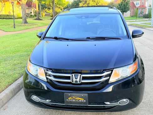 Used 2014 Honda Odyssey Touring Elite image 3