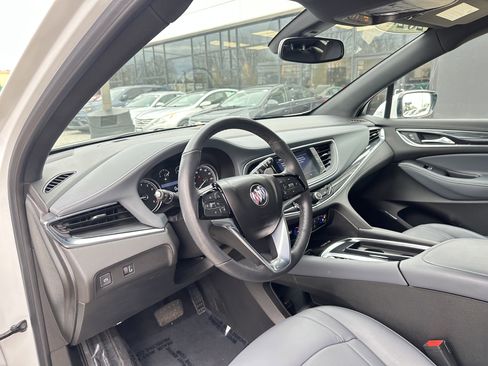 Used 2024 Buick Enclave Essence image 22