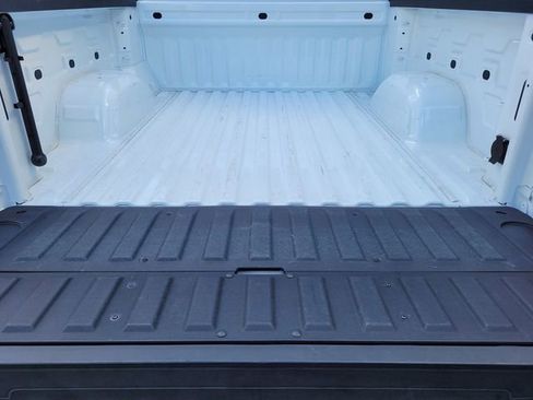 Used 2025 GMC Sierra 1500 SLE w/ Preferred Package image 26