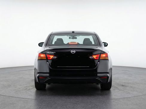 Used 2025 Nissan Altima 2.5 SV FWD image 7