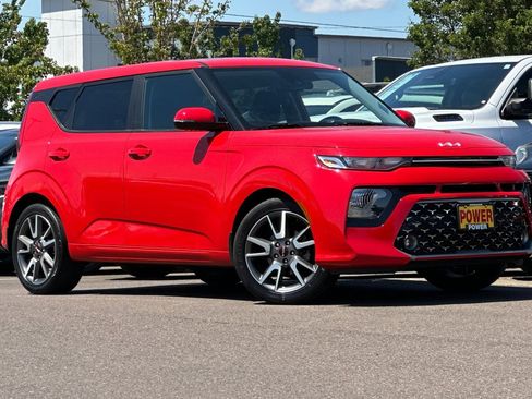 Used 2022 Kia Soul GT-Line FWD image 2