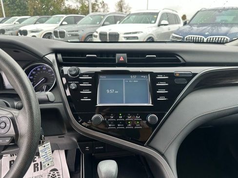 Used 2019 Toyota Camry LE image 15