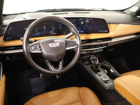 Used 2024 Cadillac XT4 Sport AWD/4WD image 2