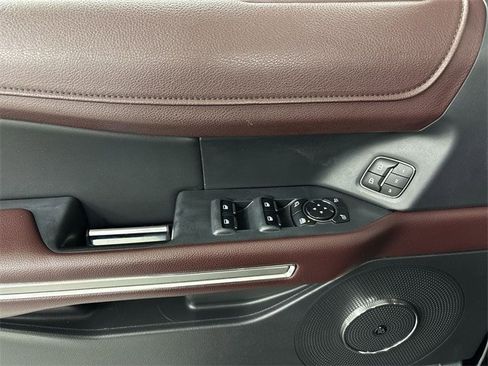 Certified 2023 Ford Expedition Limited image 5