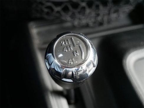 Used 2012 Jeep Wrangler Unlimited Sahara image 27