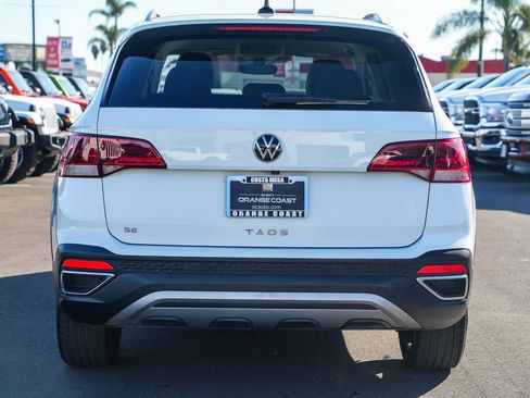 Used 2024 Volkswagen Taos SE image 5