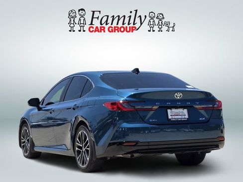 Used 2025 Toyota Camry XLE w/ Premium Package FWD image 3