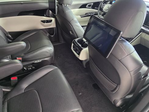 Used 2022 Kia Carnival SX Prestige FWD image 30