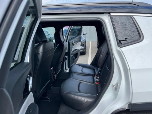 Used 2025 Jeep Compass Limited AWD/4WD image 27