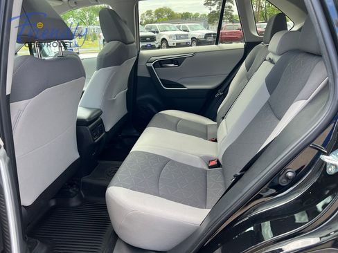 Used 2022 Toyota RAV4 XLE w/ Convenience Package AWD/4WD image 12