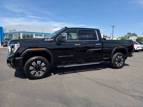 Used 2024 GMC Sierra 2500 Denali AWD/4WD image 4