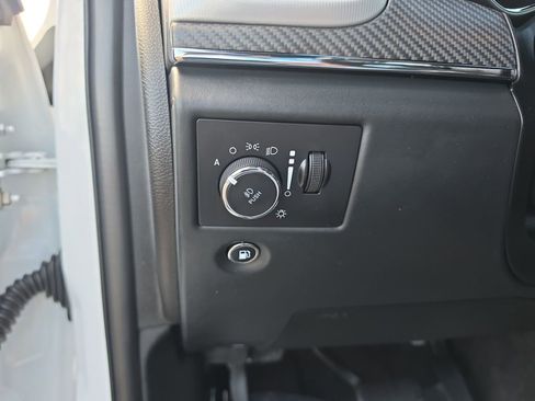 Used 2018 Jeep Grand Cherokee SRT image 21