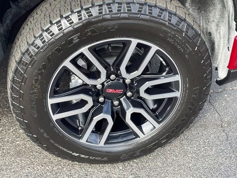 Used 2025 GMC Sierra 1500 AT4 w/ AT4 Premium Package image 26