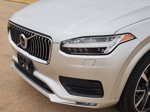 Used 2021 Volvo XC90 T6 Momentum w/ Protection Package Premier AWD/4WD image 10
