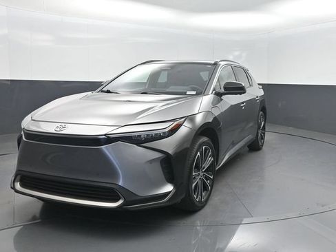 Used 2024 Toyota bZ4X AWD w/ Weather Package image 2