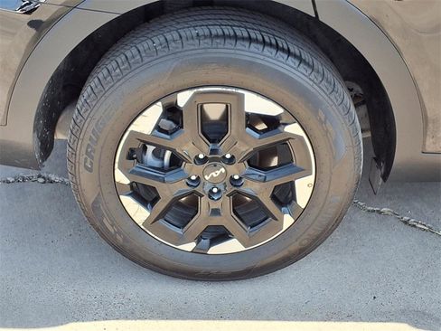 Certified 2025 Kia Sorento S image 9