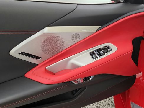 Used 2022 Chevrolet Corvette Stingray Preferred Cpe w/ Z51 Performance Package RWD image 19