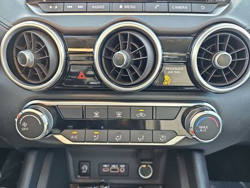 Used 2025 Nissan Sentra SV image 28