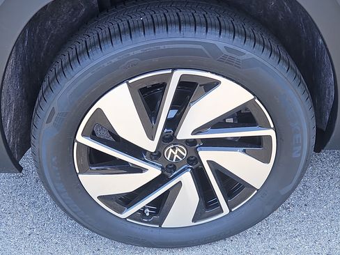 New 2026 Volkswagen Atlas SE image 18