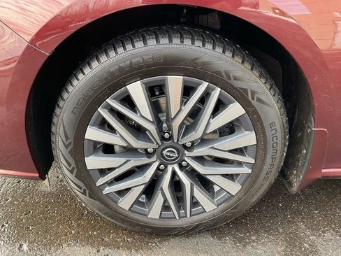 Used 2023 Nissan Altima 2.5 SV image 9