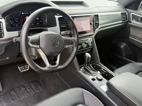 Used 2022 Volkswagen Atlas Cross Sport SEL Premium R-Line AWD/4WD image 9