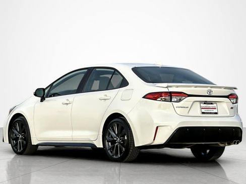 Certified 2025 Toyota Corolla SE image 3