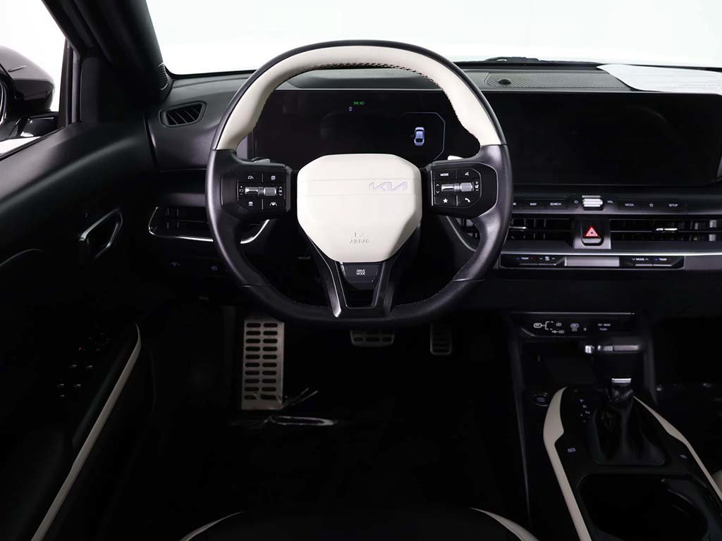 Used 2025 Kia K4 GT-Line Turbo FWD image 37