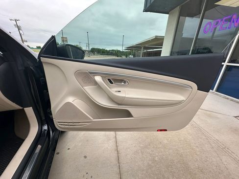 Used 2015 Volkswagen Eos Komfort FWD image 31