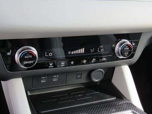 New 2025 Mitsubishi Outlander SE image 20