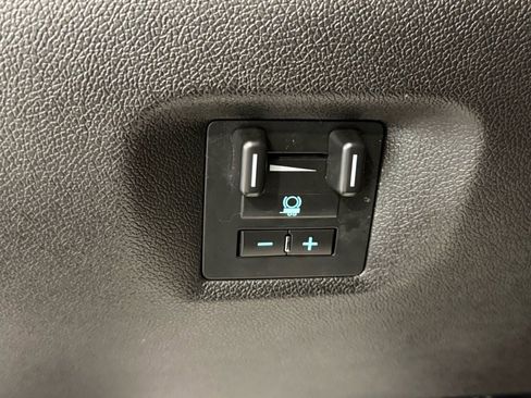 Used 2013 GMC Sierra 2500 SLT w/ Suspension Package, Off-Road image 24