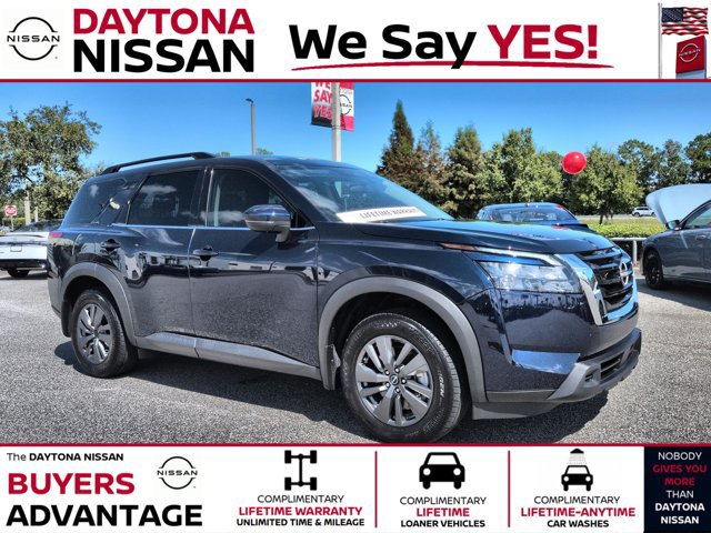 Used 2024 Nissan Pathfinder SV FWD image 1