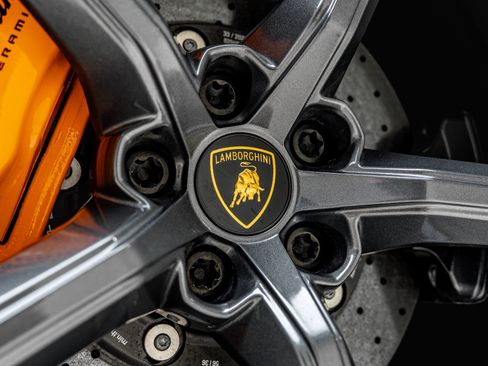 Used 2023 Lamborghini Huracan EVO RWD image 36
