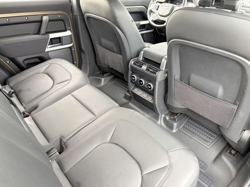 Used 2023 Land Rover Defender 110 S image 22