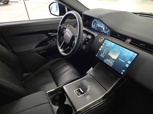 Certified 2024 Land Rover Range Rover Evoque Dynamic SE image 11