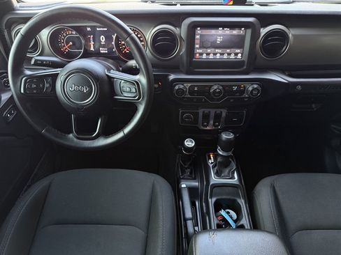 Used 2019 Jeep Wrangler Sport AWD/4WD image 18