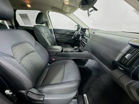 Used 2024 Nissan Pathfinder SV FWD image 34