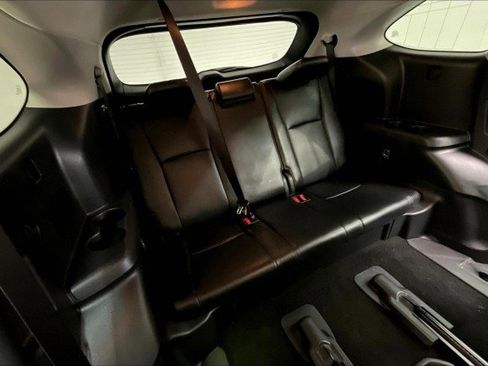 Used 2021 Toyota Highlander XLE image 28