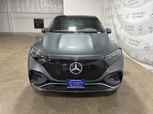 Used 2023 Mercedes-Benz EQS 580 4MATIC SUV image 2