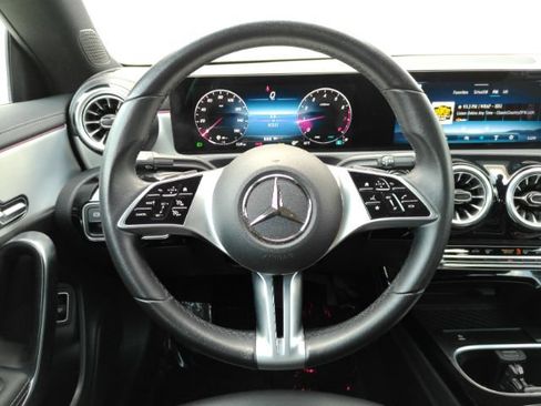 Used 2025 Mercedes-Benz CLA 250 4MATIC image 34