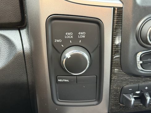 Used 2016 RAM 2500 Limited image 23