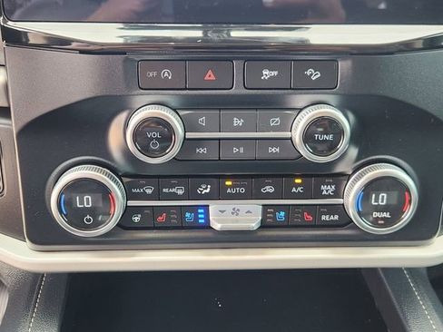 Used 2024 Ford Expedition XLT AWD/4WD image 17