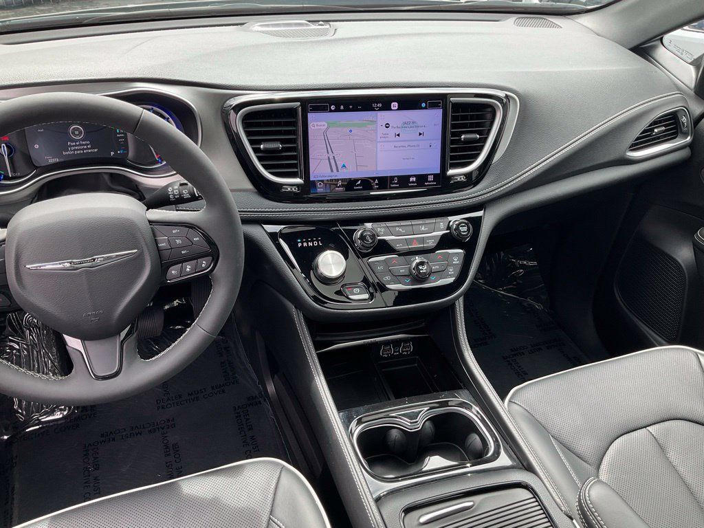 Used 2023 Chrysler Pacifica Limited w/ S Appearance Package FWD image 41