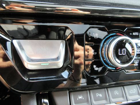 New 2026 GMC Sierra 1500 AT4 w/ AT4 Premium Package AWD/4WD image 23