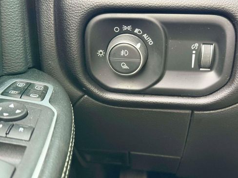 Used 2024 RAM 3500 Big Horn AWD/4WD image 19