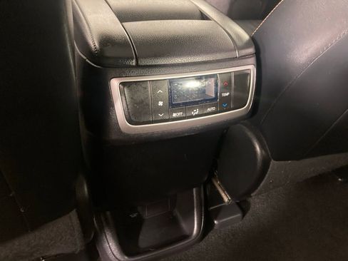 Used 2017 Toyota Highlander XLE image 13